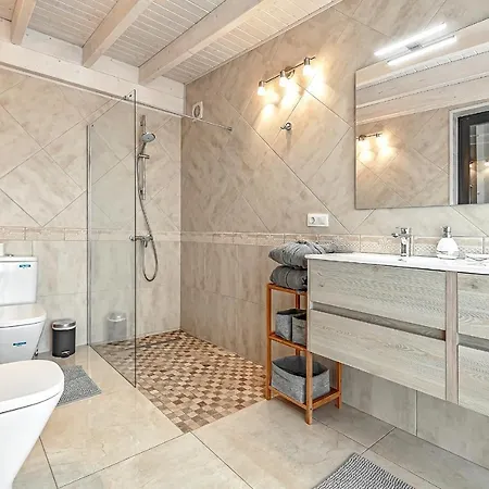 23 Caldera Del Rey Near Siam Park أذيخي